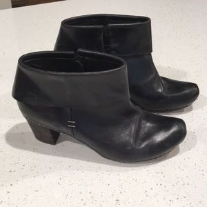 vialis Black Leather Heeled Booties